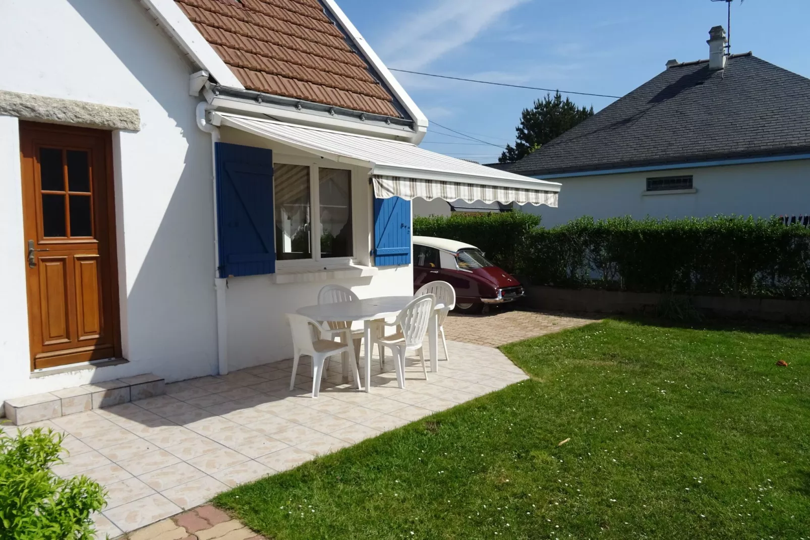 Holiday home Pénestin-Gardens in summer