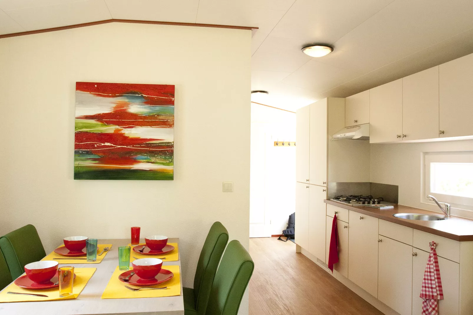 Resort Maasduinen 14-Dining room