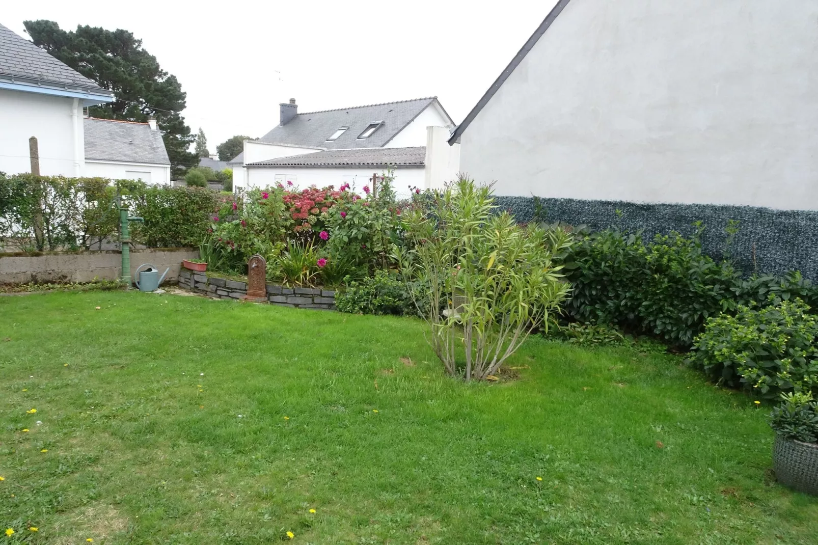Holiday home Pénestin-Gardens in summer