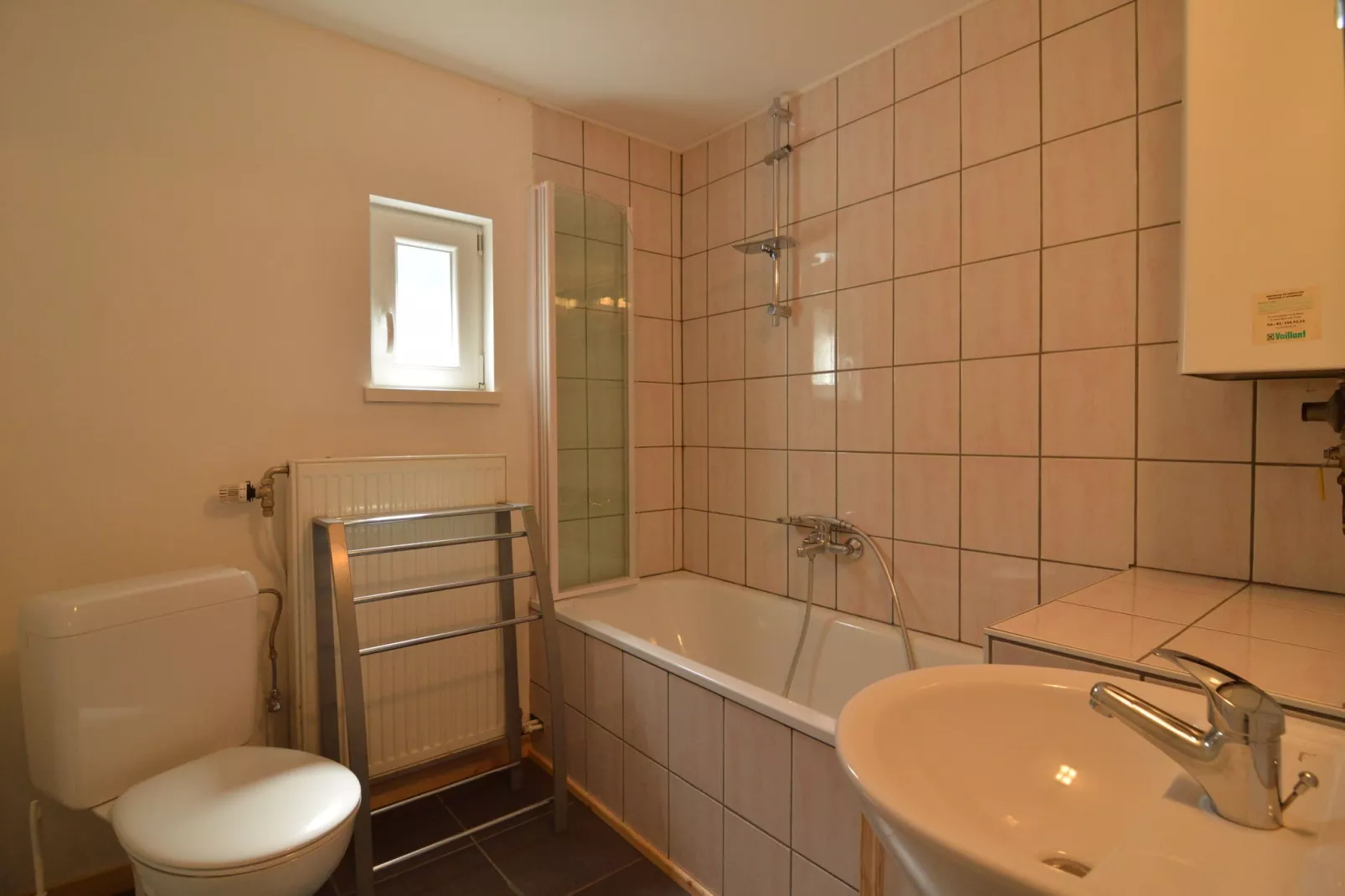 Petit pré-Bathroom
