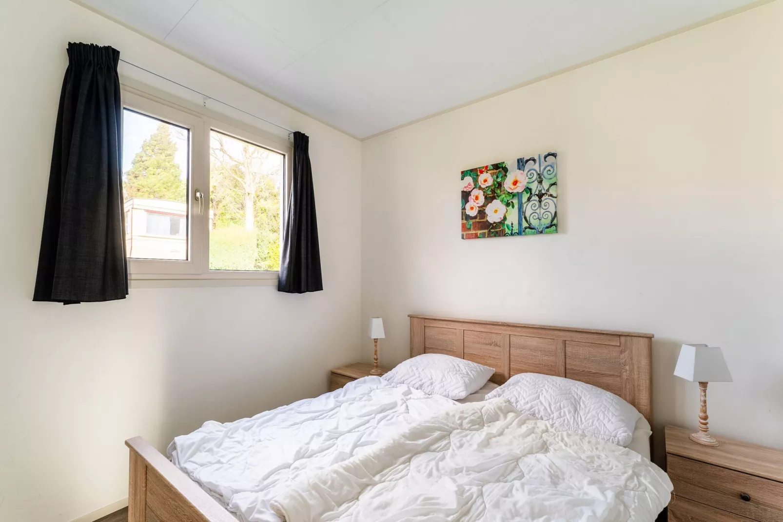 Luxe Chalet 15 in Bantega met sloep 8pax-Bedroom