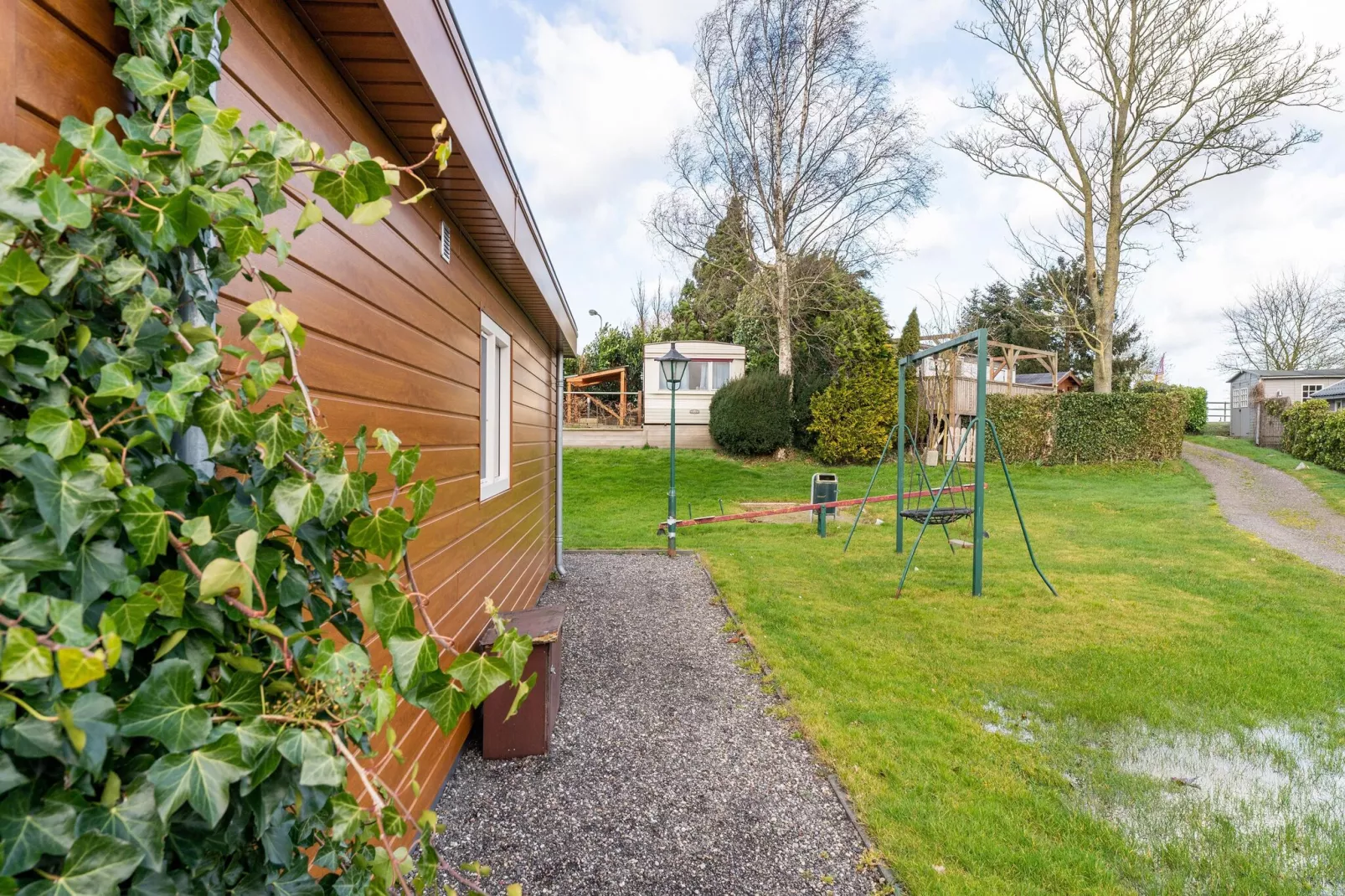 Luxe Chalet 15 in Bantega met sloep 8pax-Gardens summer