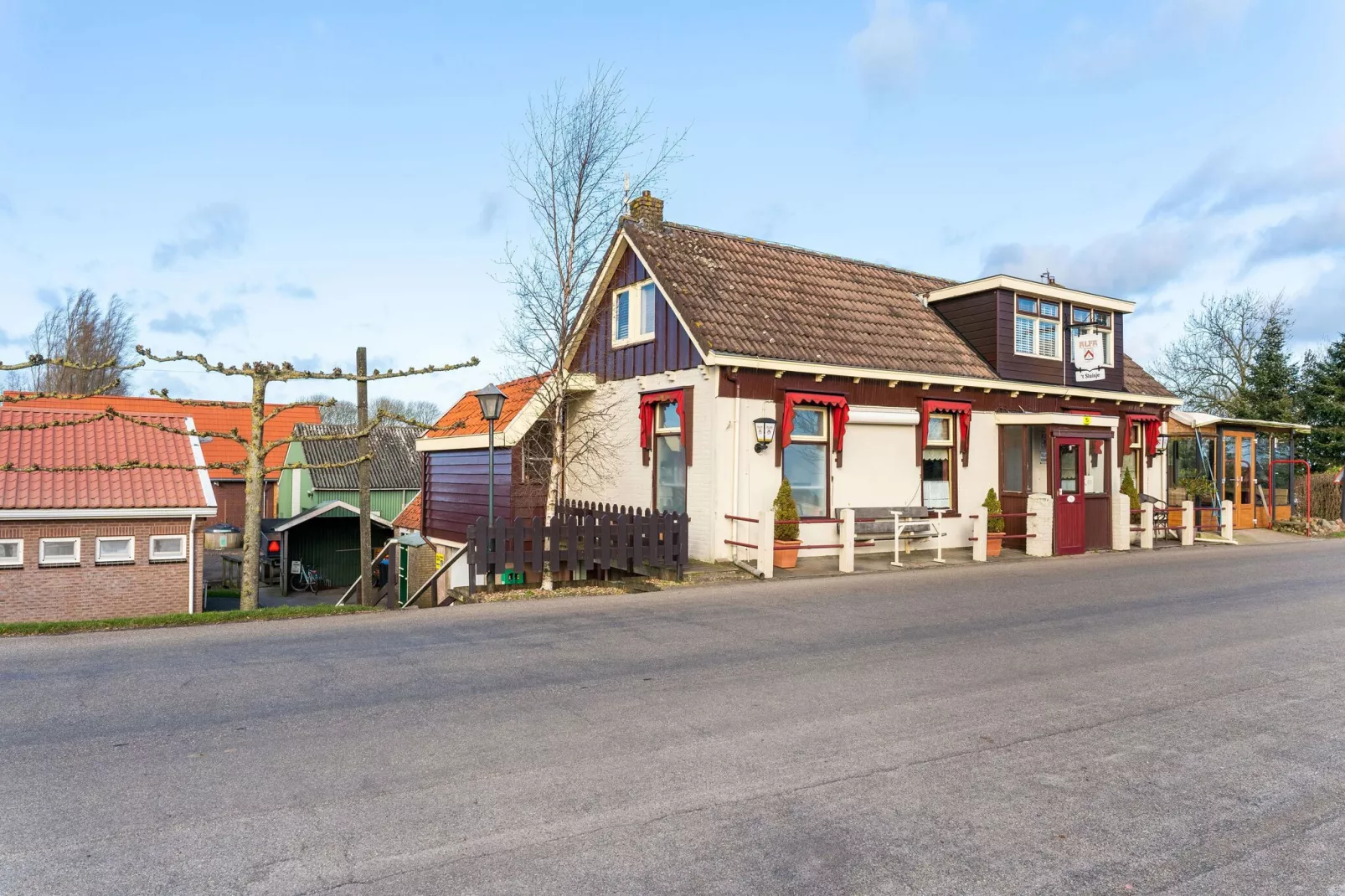 Luxe Chalet 15 in Bantega met sloep 8pax-Areas summer 1km