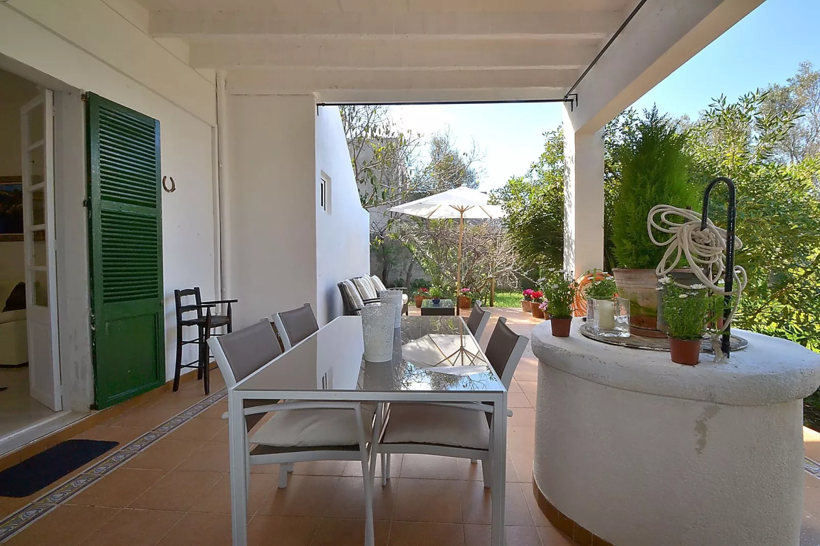 Tres Pins-Terrace balcony