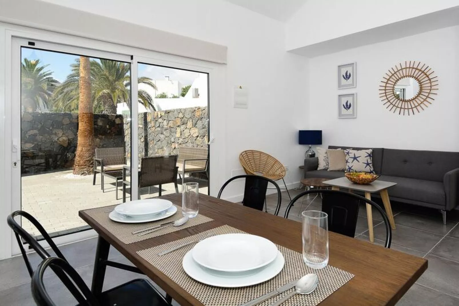 Suites Costa Teguise / 4 pax-Suite-Living room