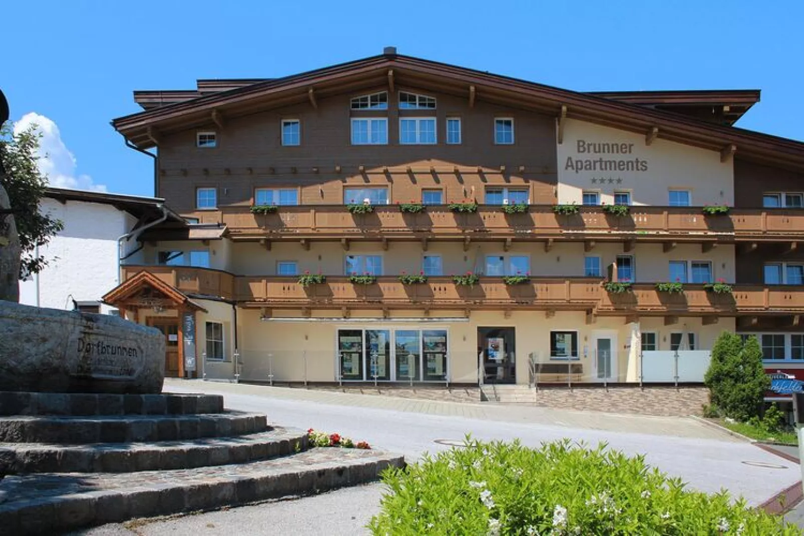 Brunner Apartments-Exterior summer
