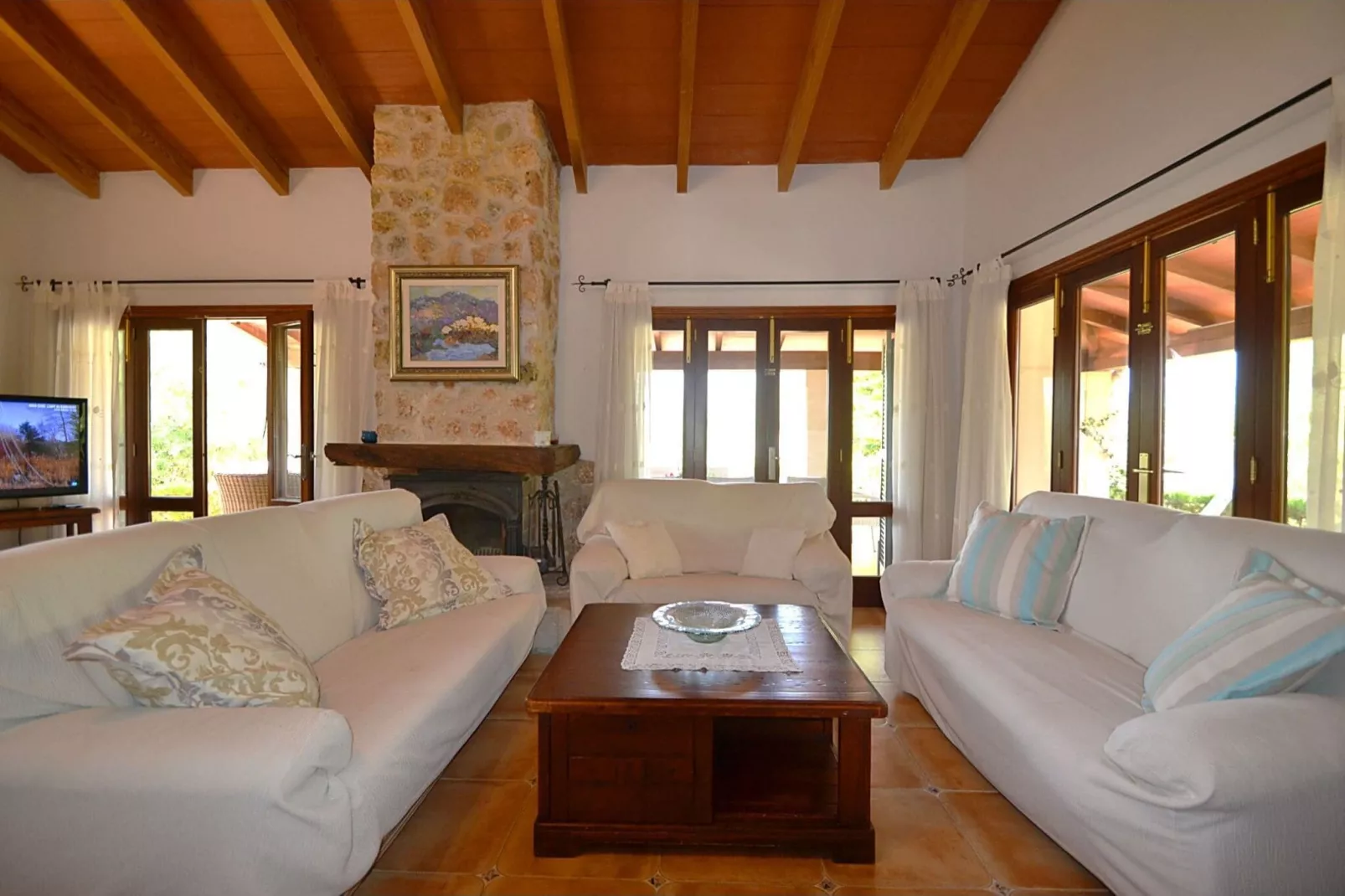 Roura-Living room