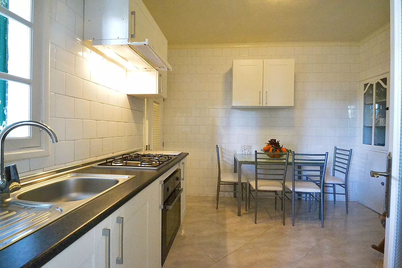 Tres Pins-Kitchen