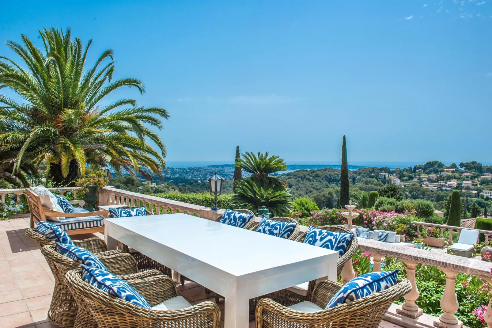 Villa Bellevue-Terrace balcony