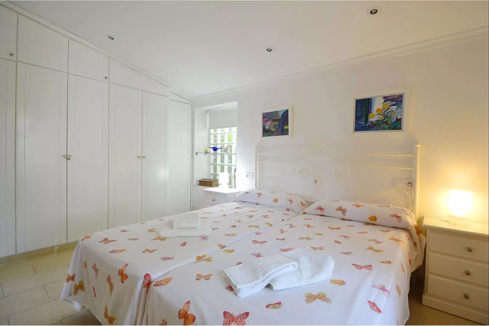 Roura-Bedroom