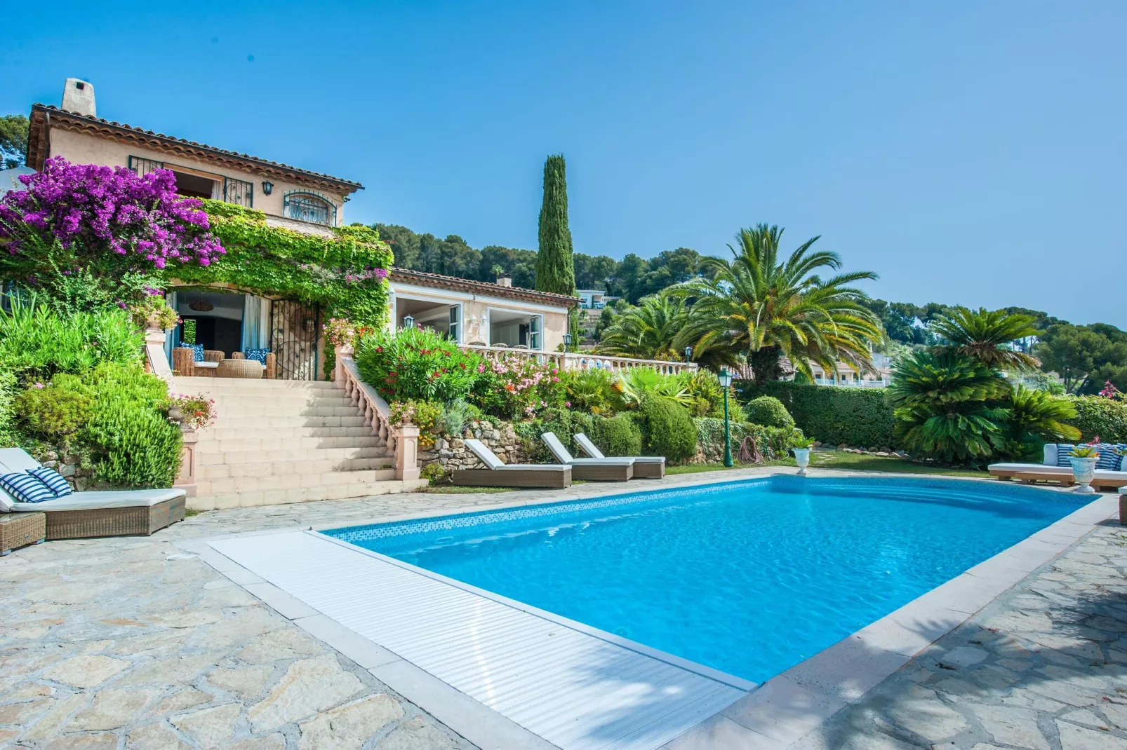 Villa Bellevue-Exterior summer