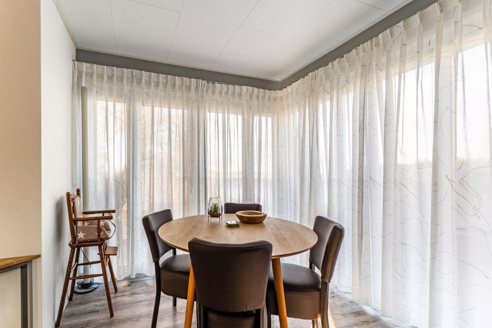 Tsjongerzicht 1-Esszimmer
