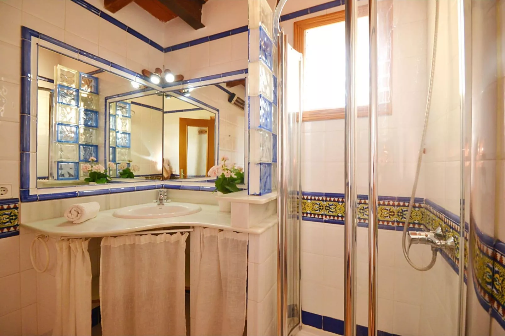 Roura-Bathroom