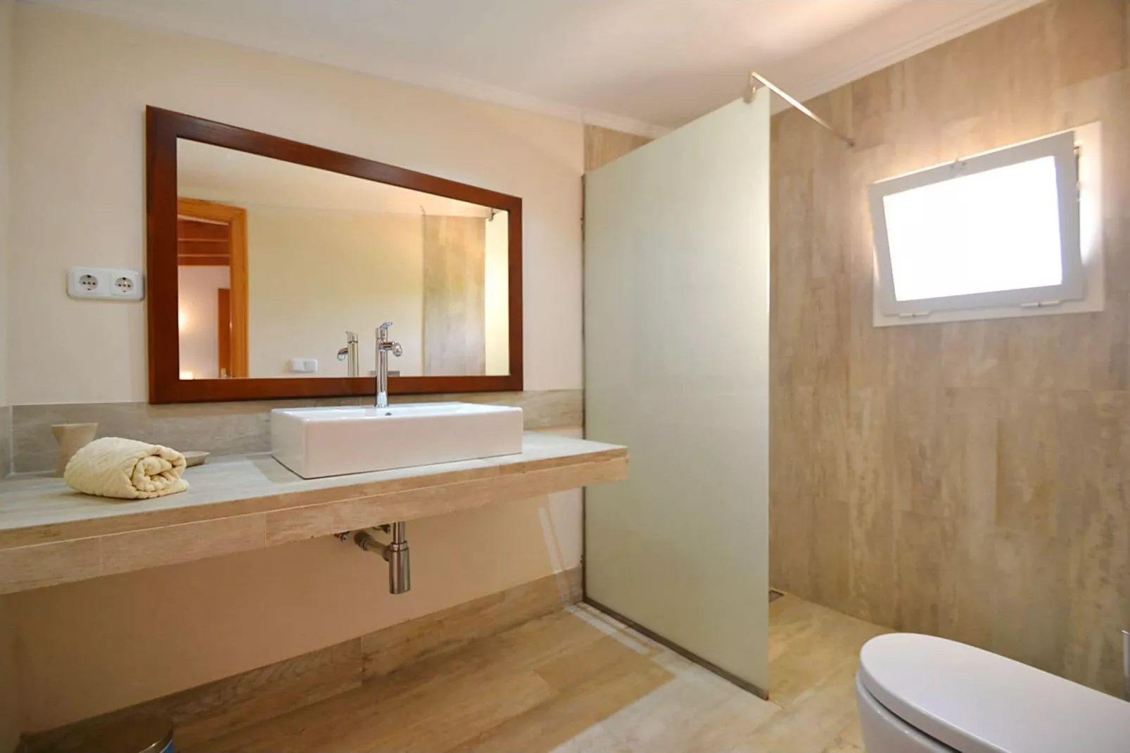 Roura-Bathroom