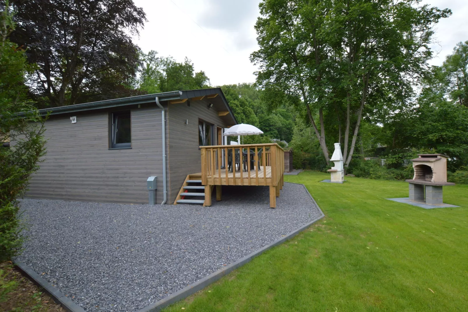 Le Chalet Chaleureux B-Gardens summer