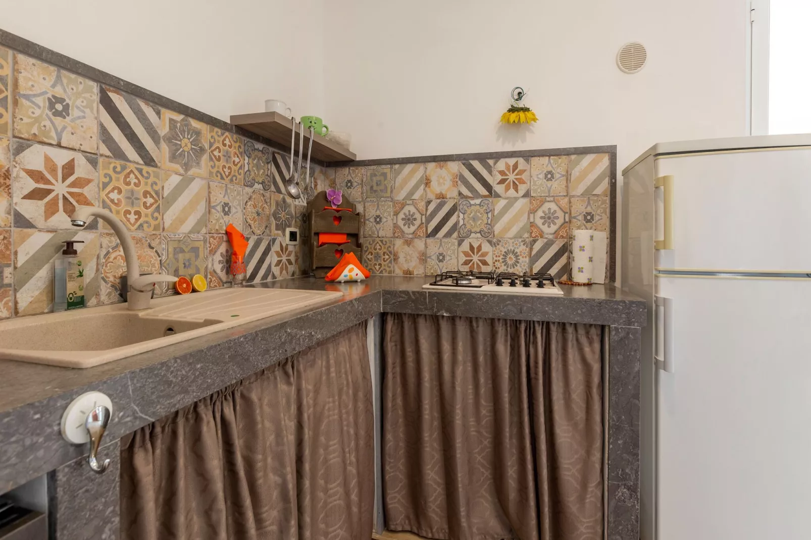 Casa Intera per 12 Persone-Kitchen