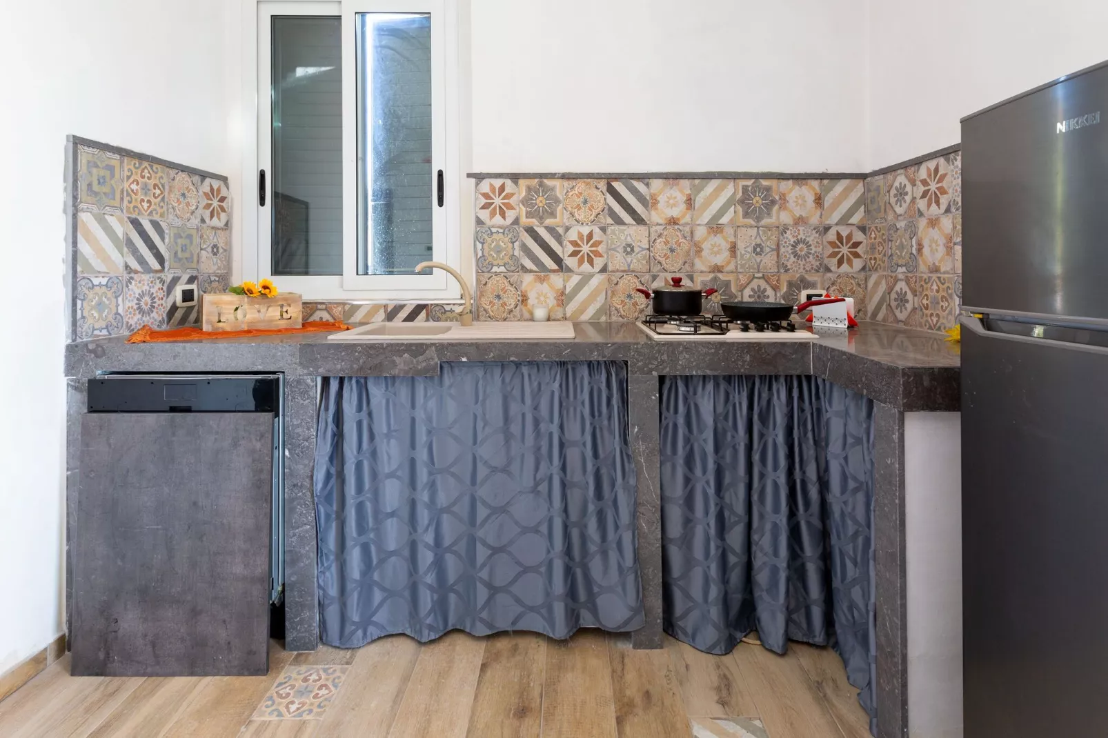 Casa Intera per 12 Persone-Kitchen