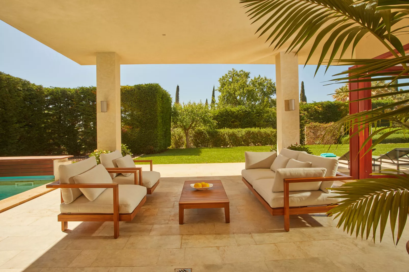 Villa Ruby-Terrace balcony