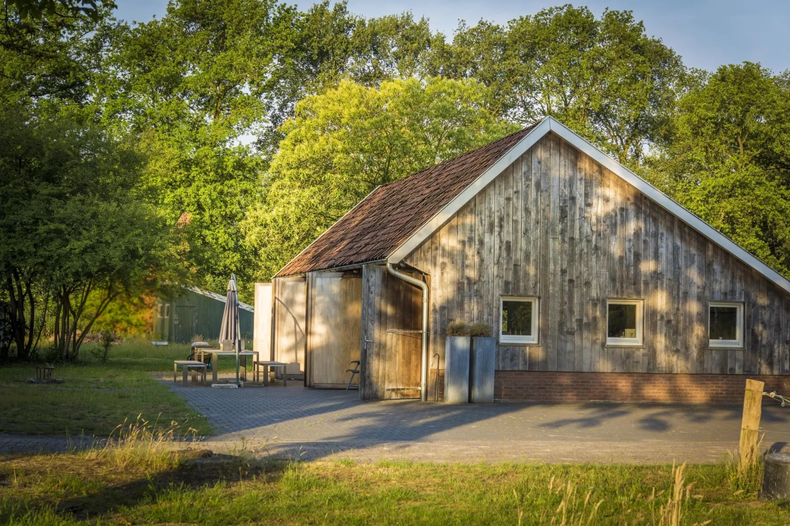 Design Farmers Barn Twente met Hottub-Exterior summer