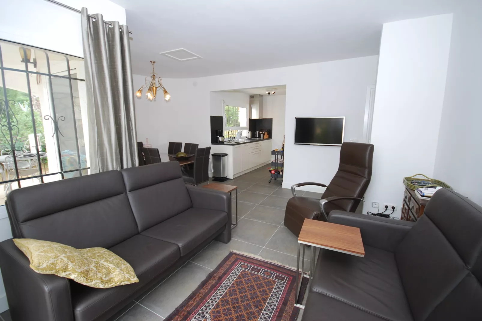 Casa Sophie Amber-Living room