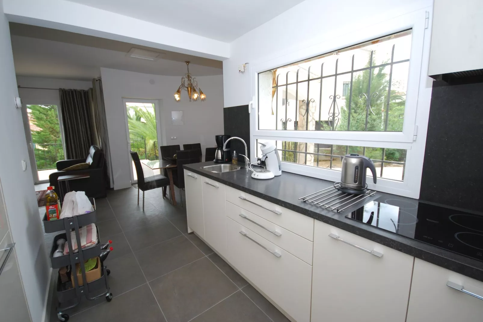 Casa Sophie Amber-Kitchen