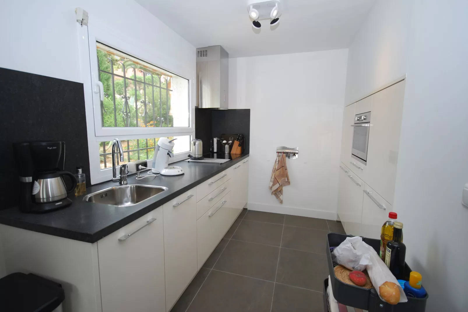 Casa Sophie Amber-Kitchen