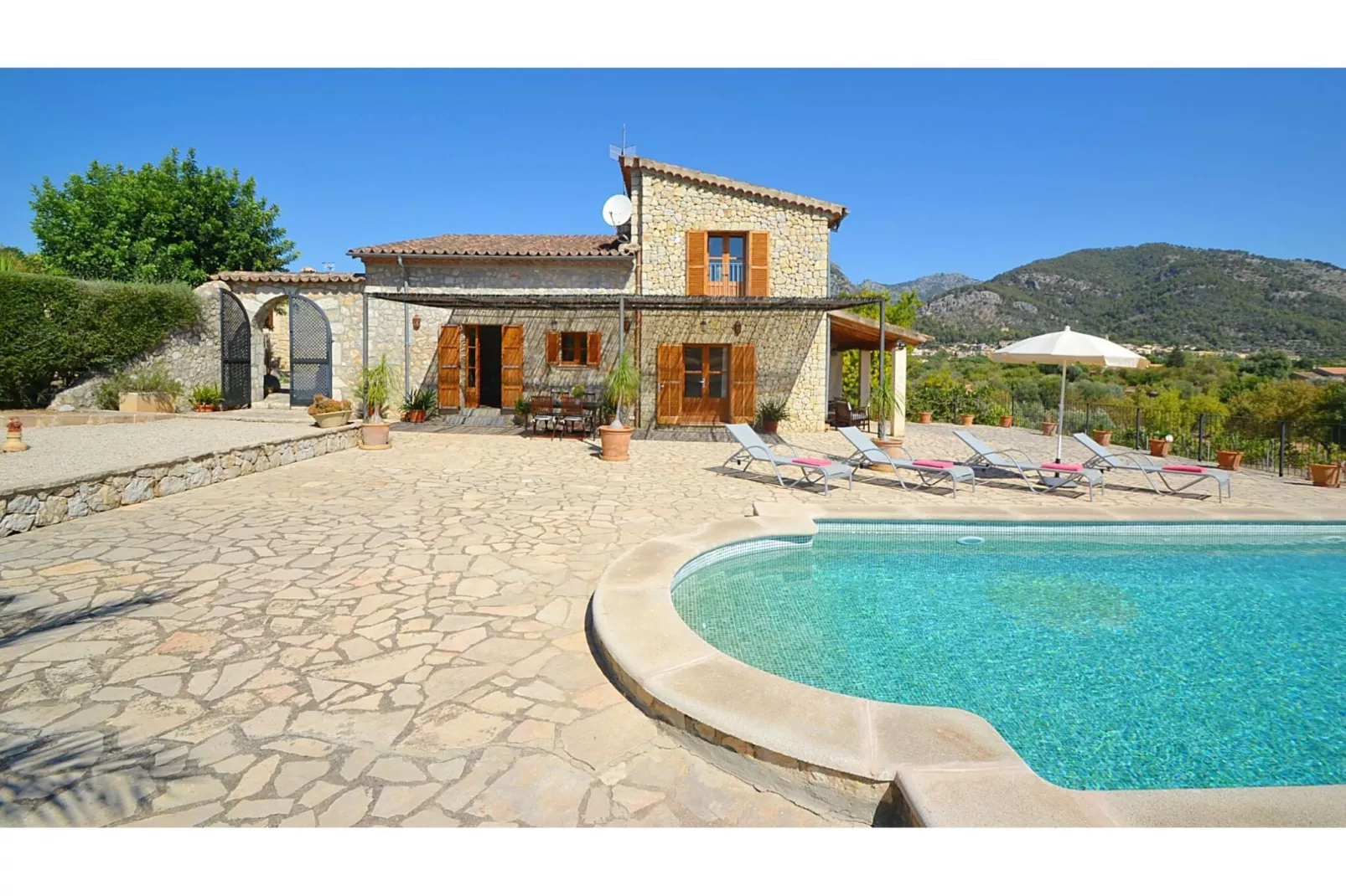 Volta-Exterior summer