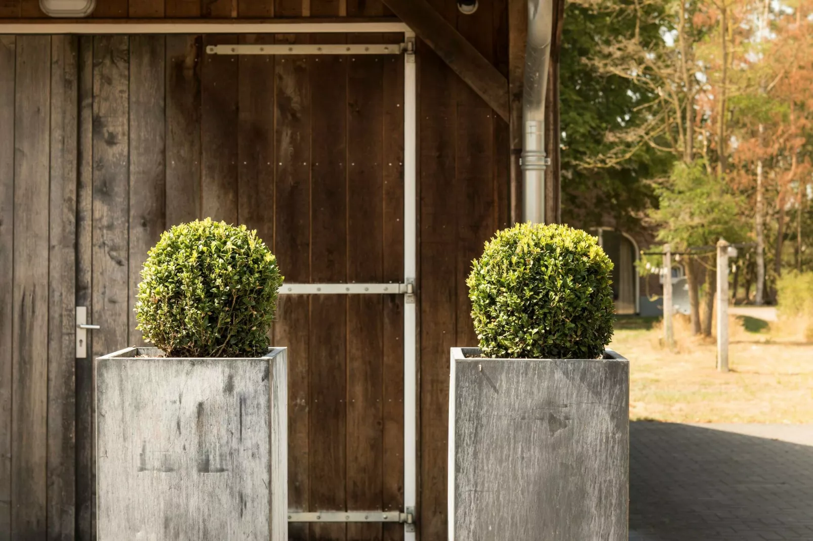 Design Farmers Barn Twente met Hottub-Gardens summer