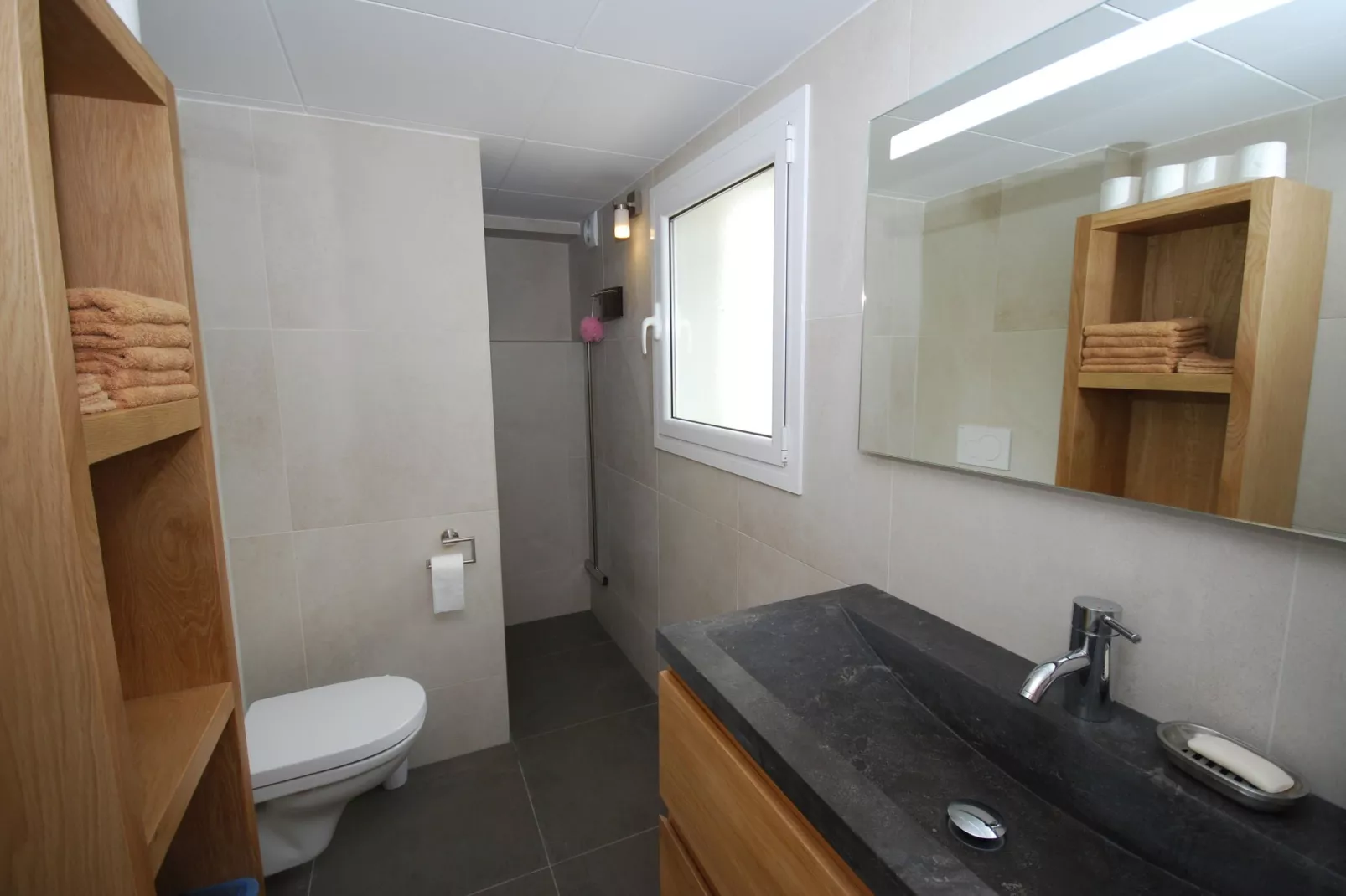 Casa Sophie Amber-Bathroom