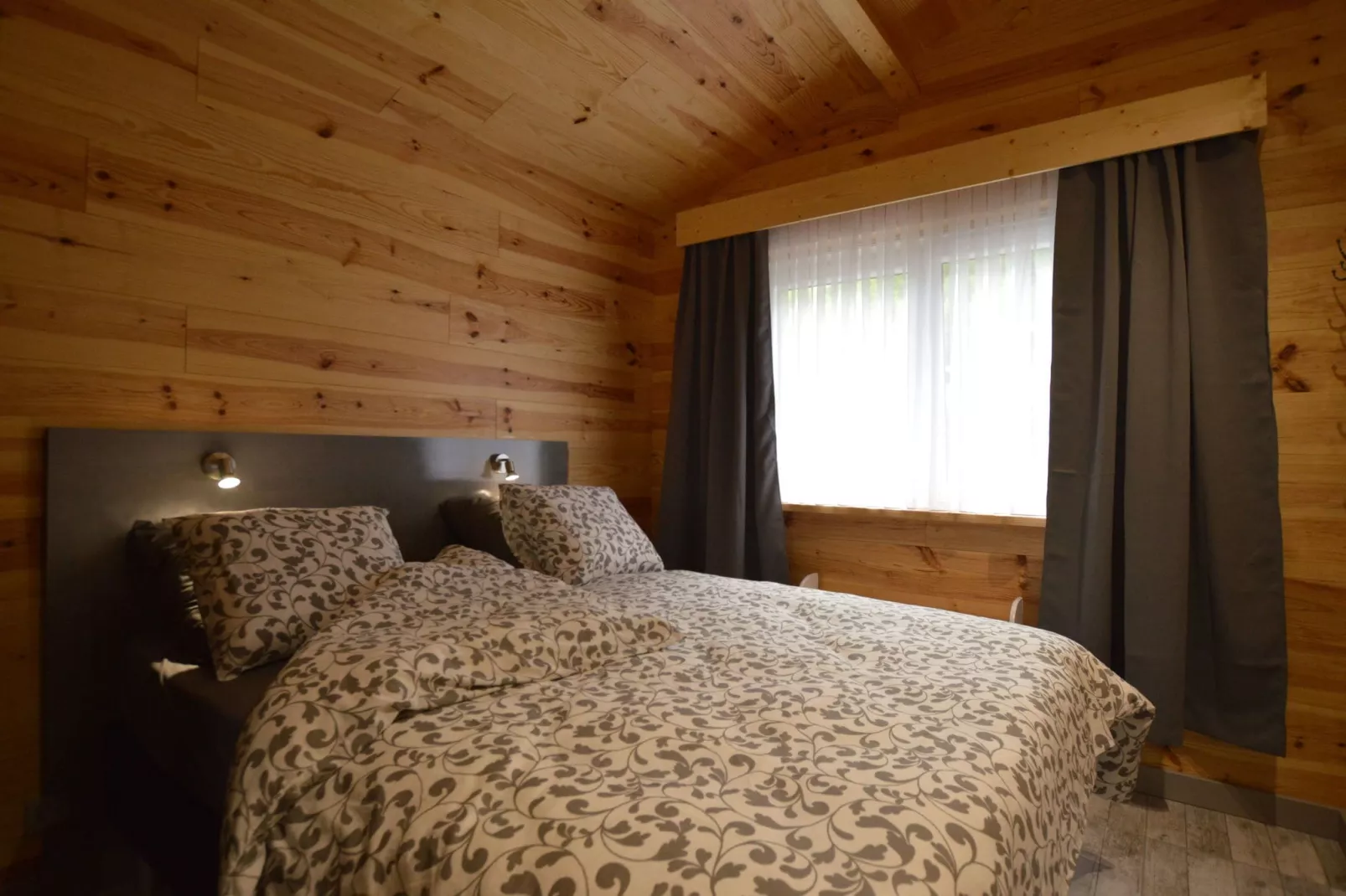 Le Grand Chalet Chaleureux-Bedroom