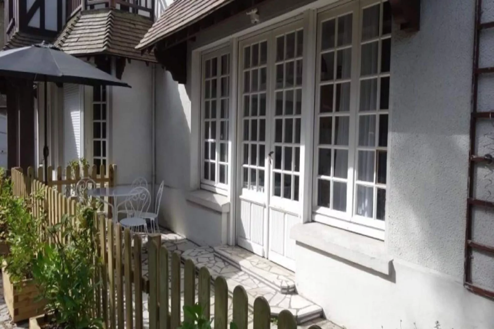 Le Petit Marais-Gardens summer