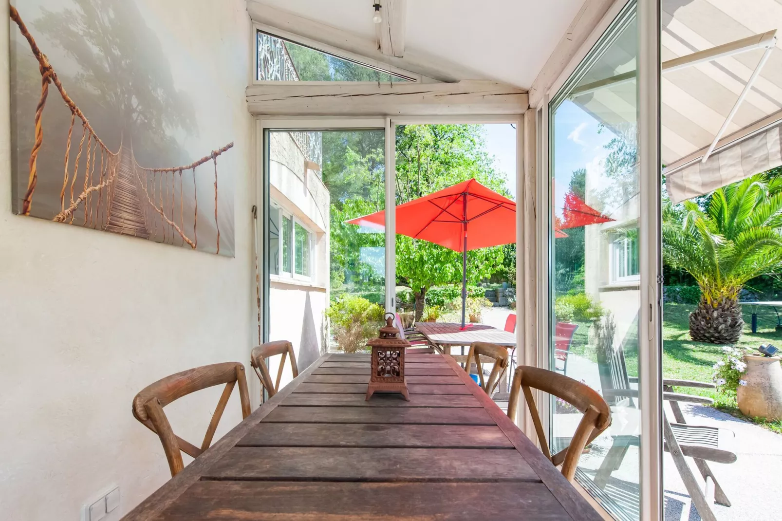 Mougins-Dining room