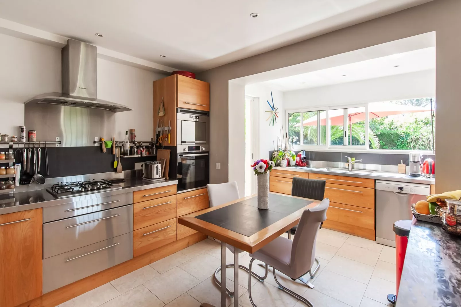 Mougins-Kitchen