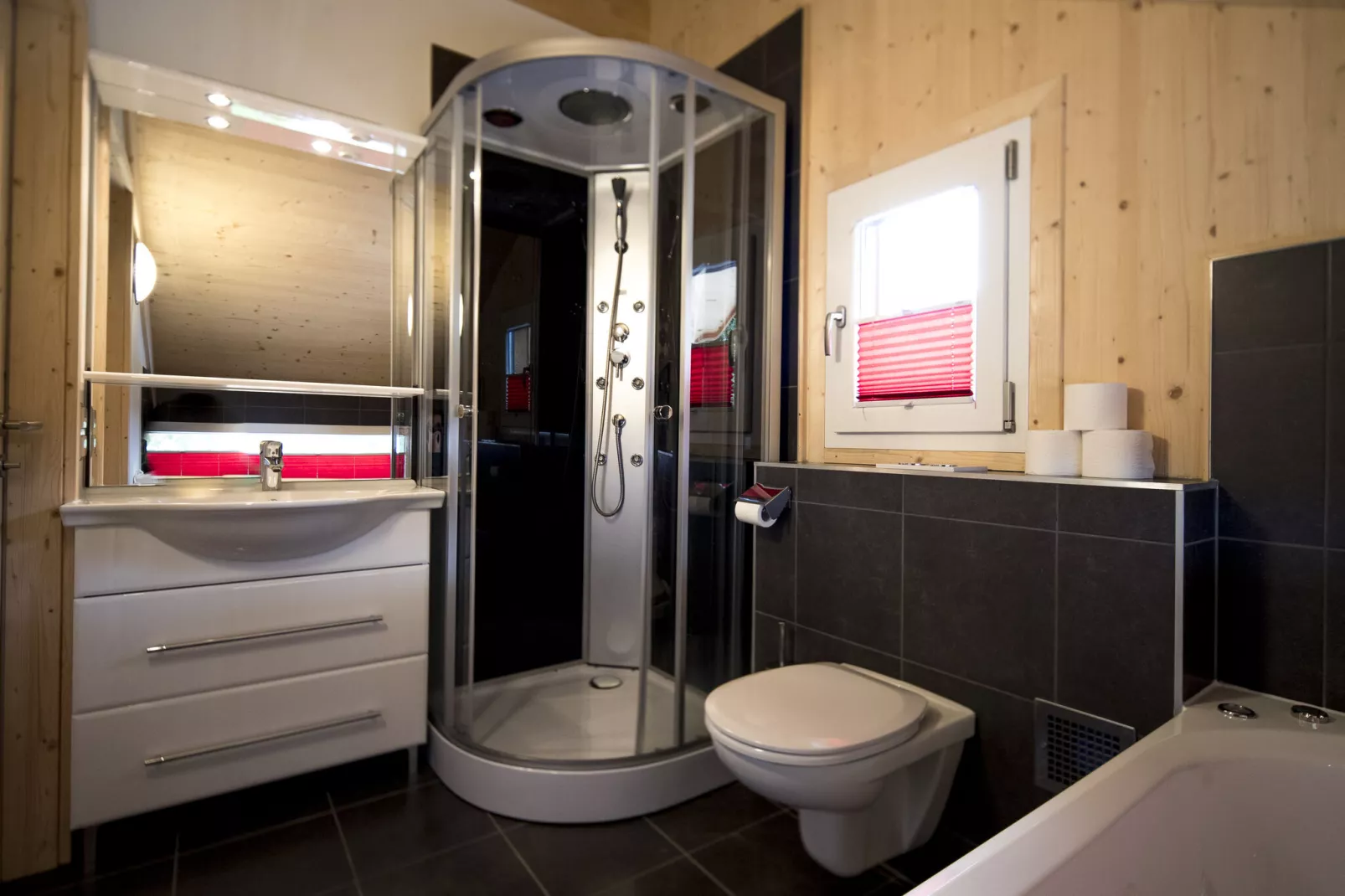 Kreischberg Chalets 9-Badezimmer