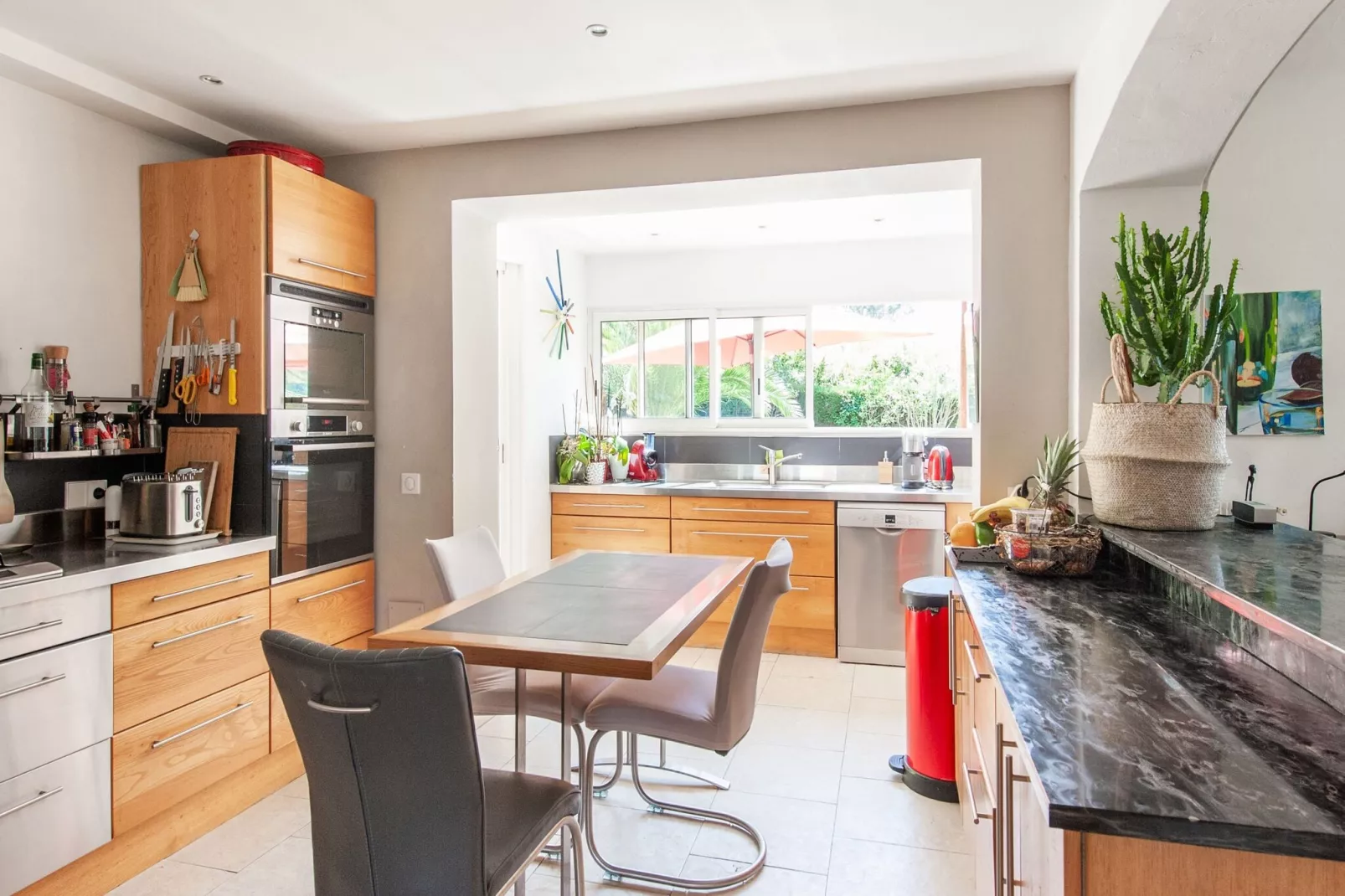 Mougins-Kitchen