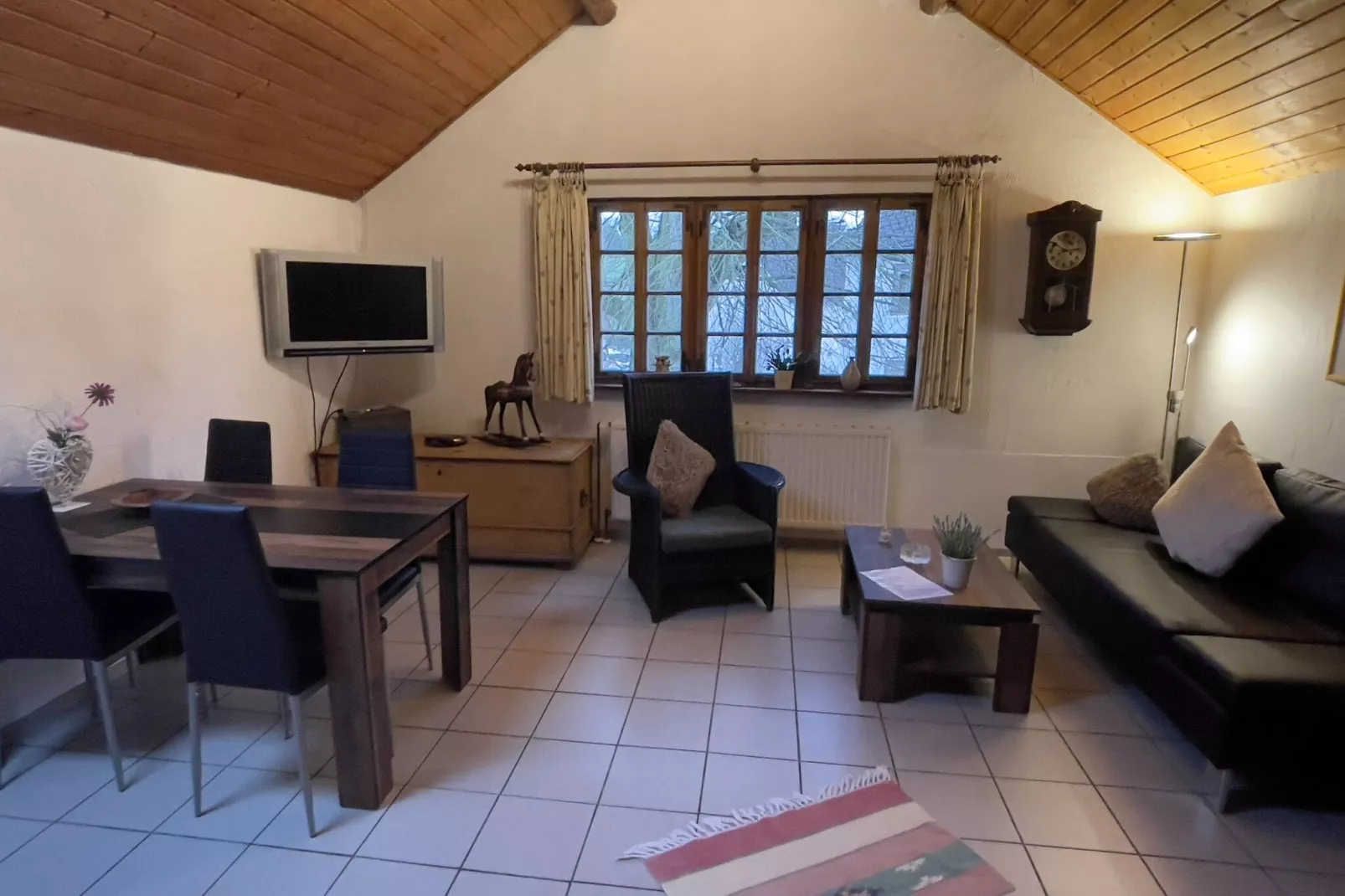 Enjoy II-Living room