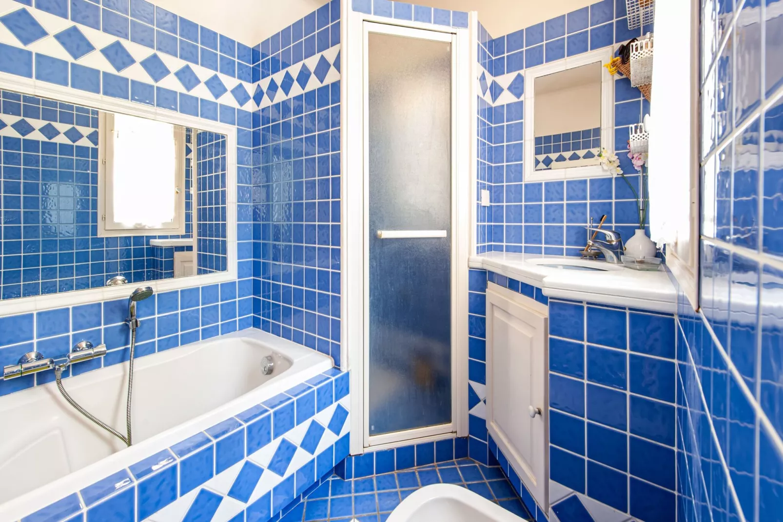 Mougins-Bathroom