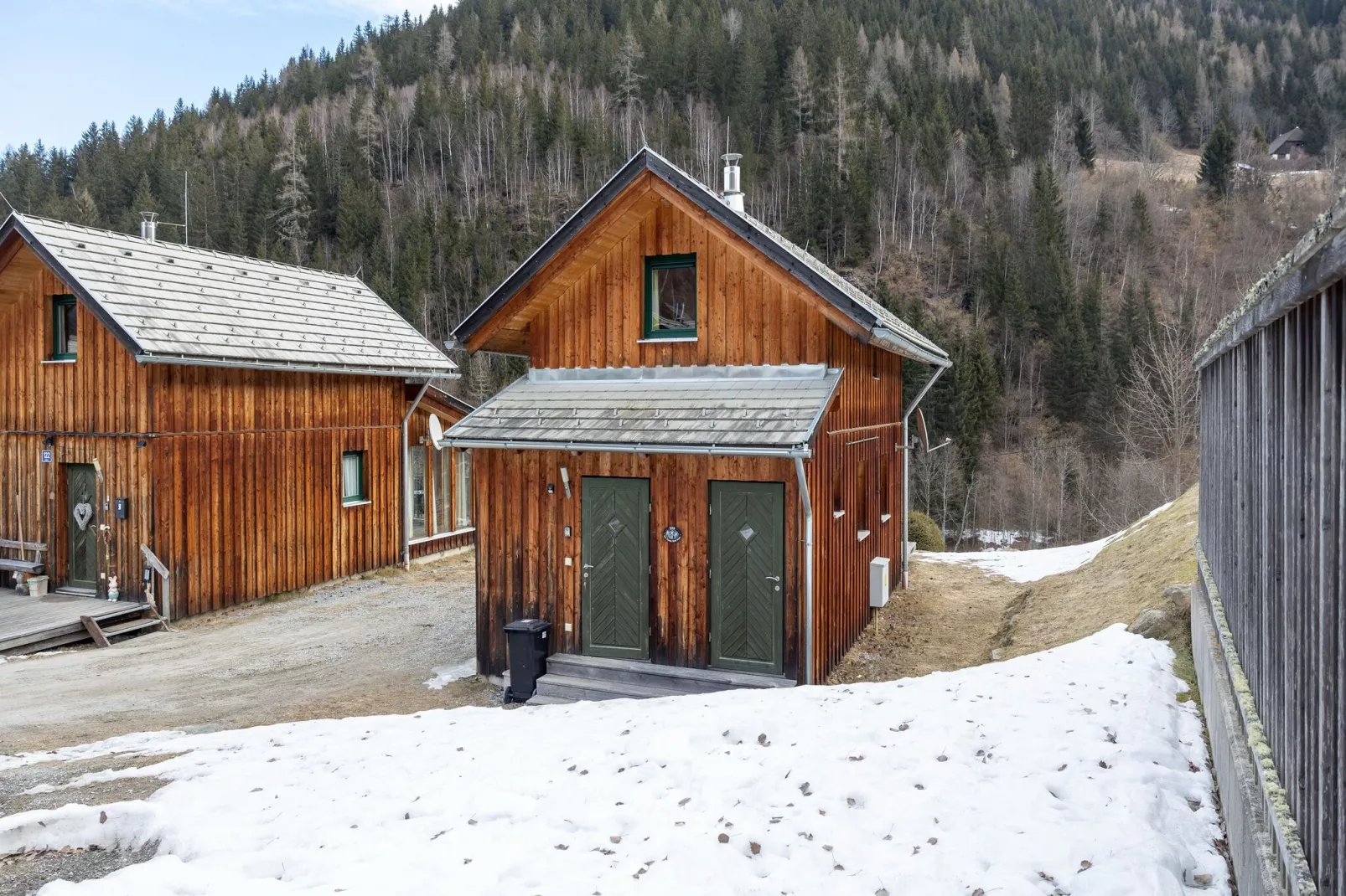 Chalet Pakenham-Exterior summer