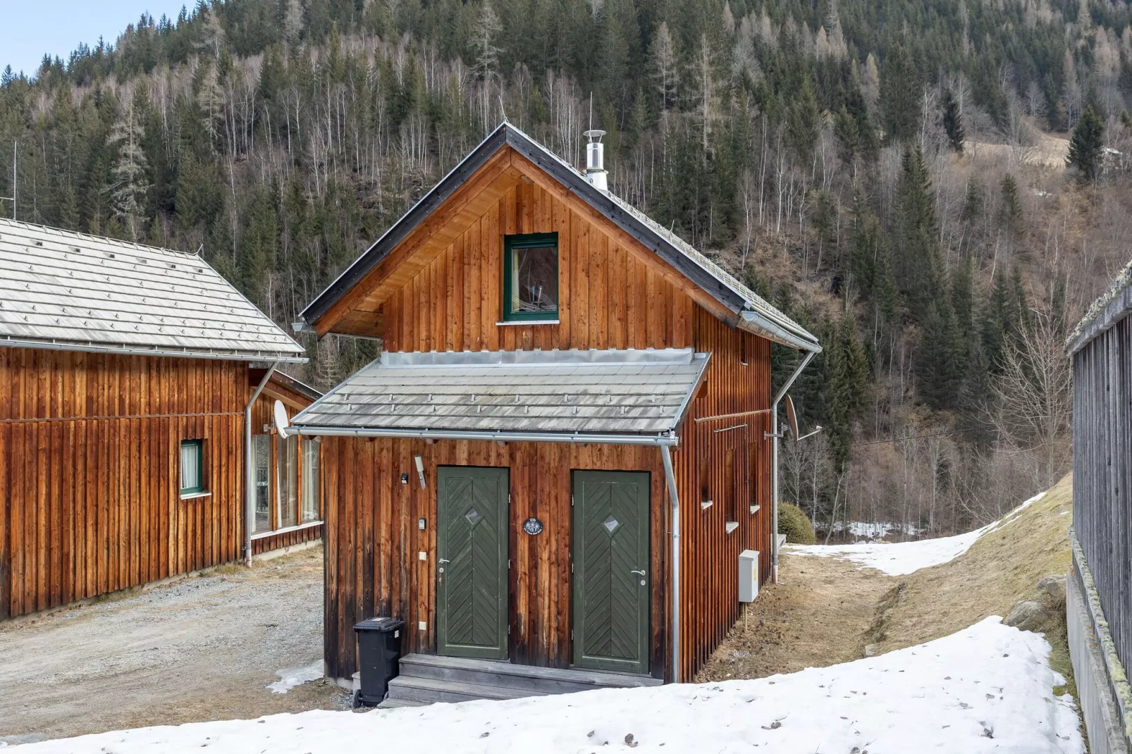 Chalet Pakenham-Exterior summer