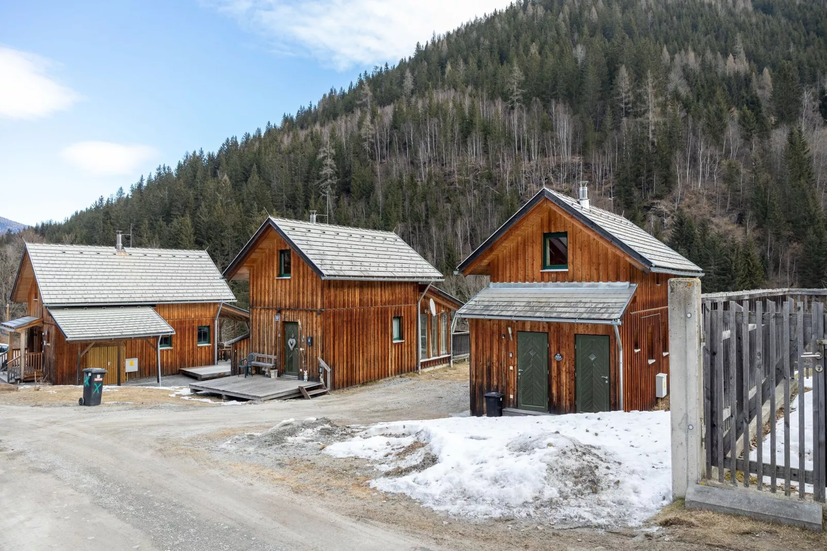 Chalet Pakenham-Exterior summer