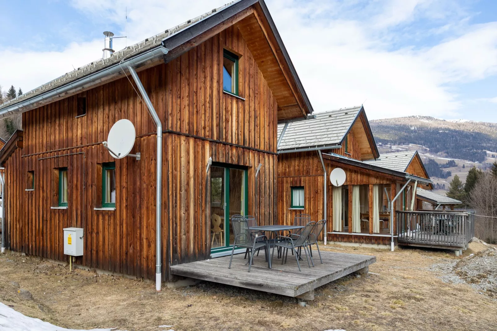 Chalet Pakenham-Exterior summer