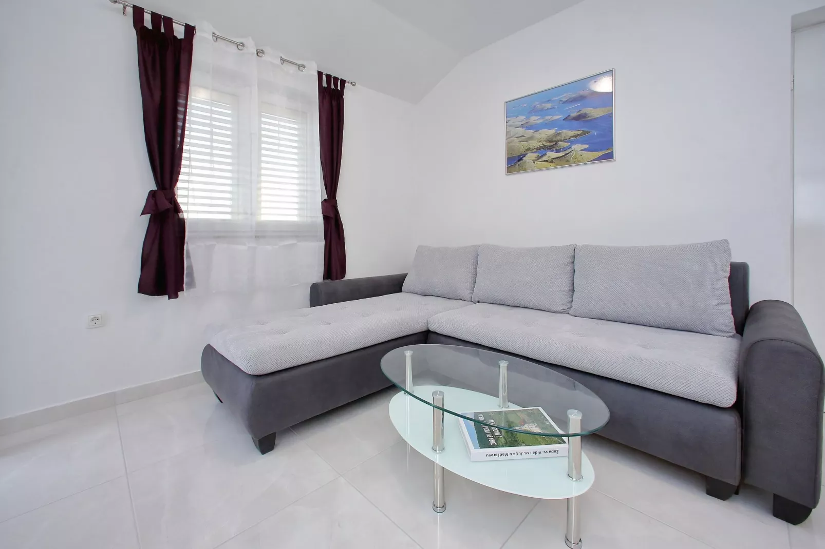 Holiday home Nekic-Living room