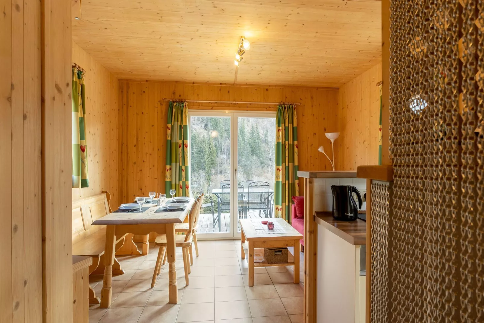 Chalet Pakenham-Dining room