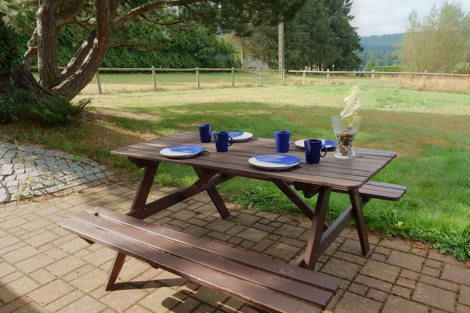 Chalet - LA HOUBE-Gardens summer