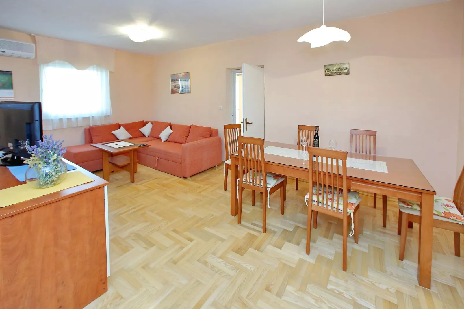 Holiday home Nekic-Dining room