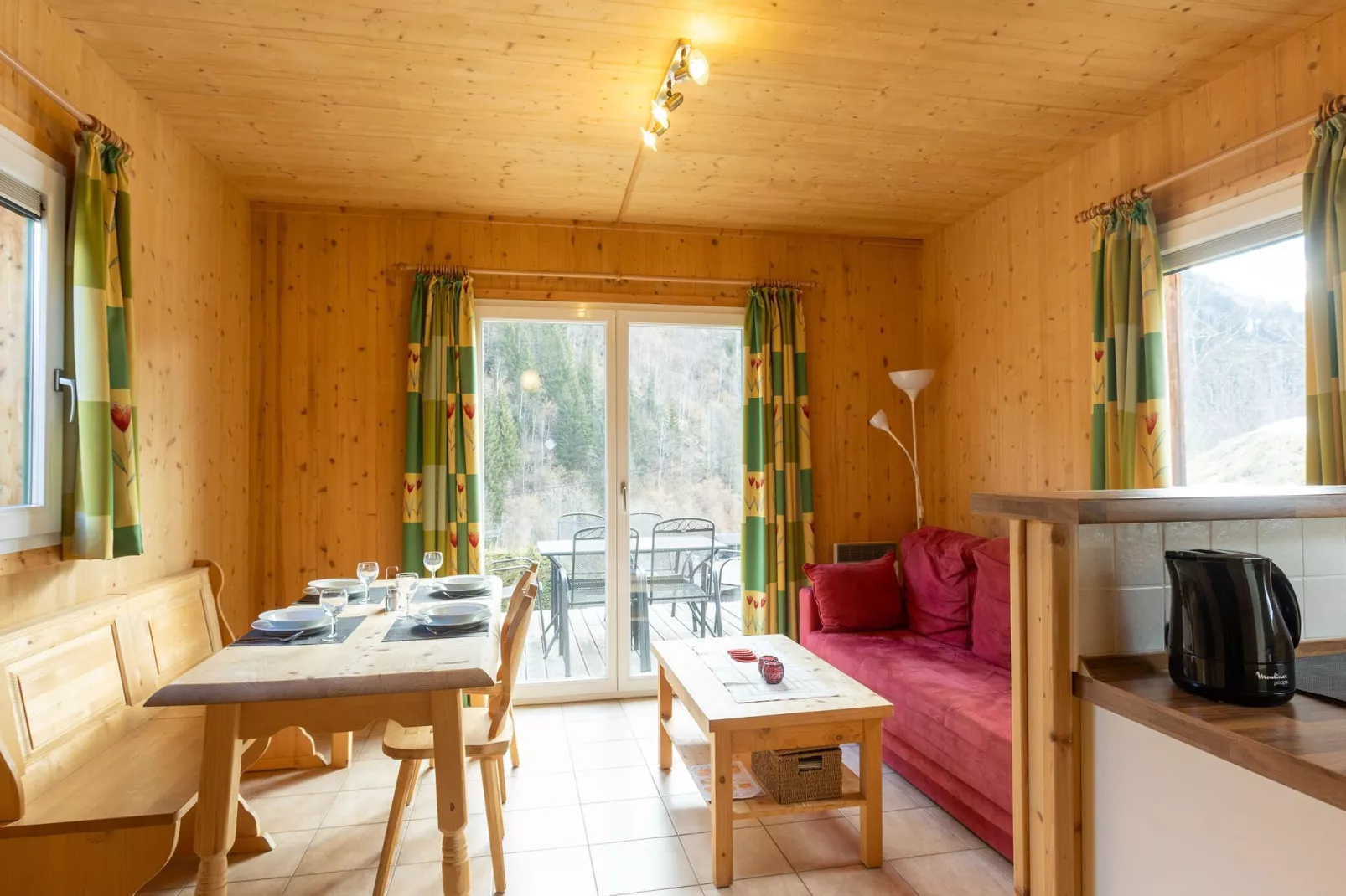 Chalet Pakenham-Dining room