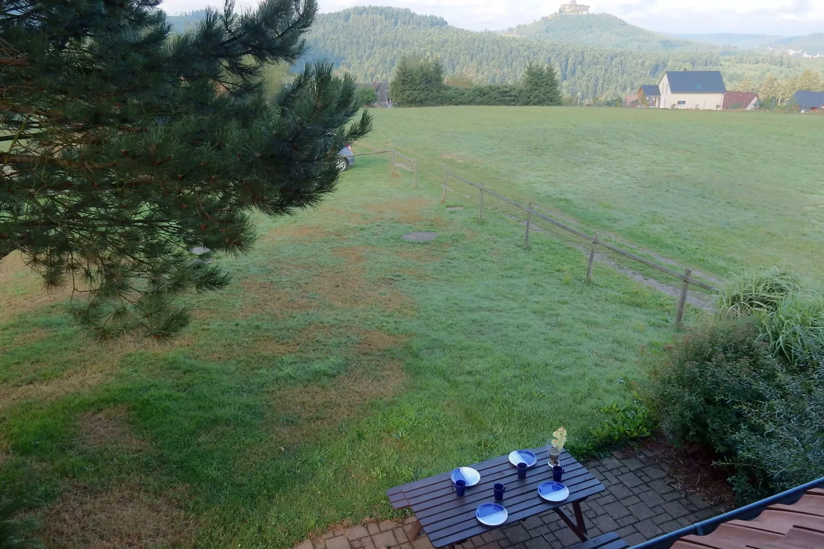Chalet - LA HOUBE-Gardens summer