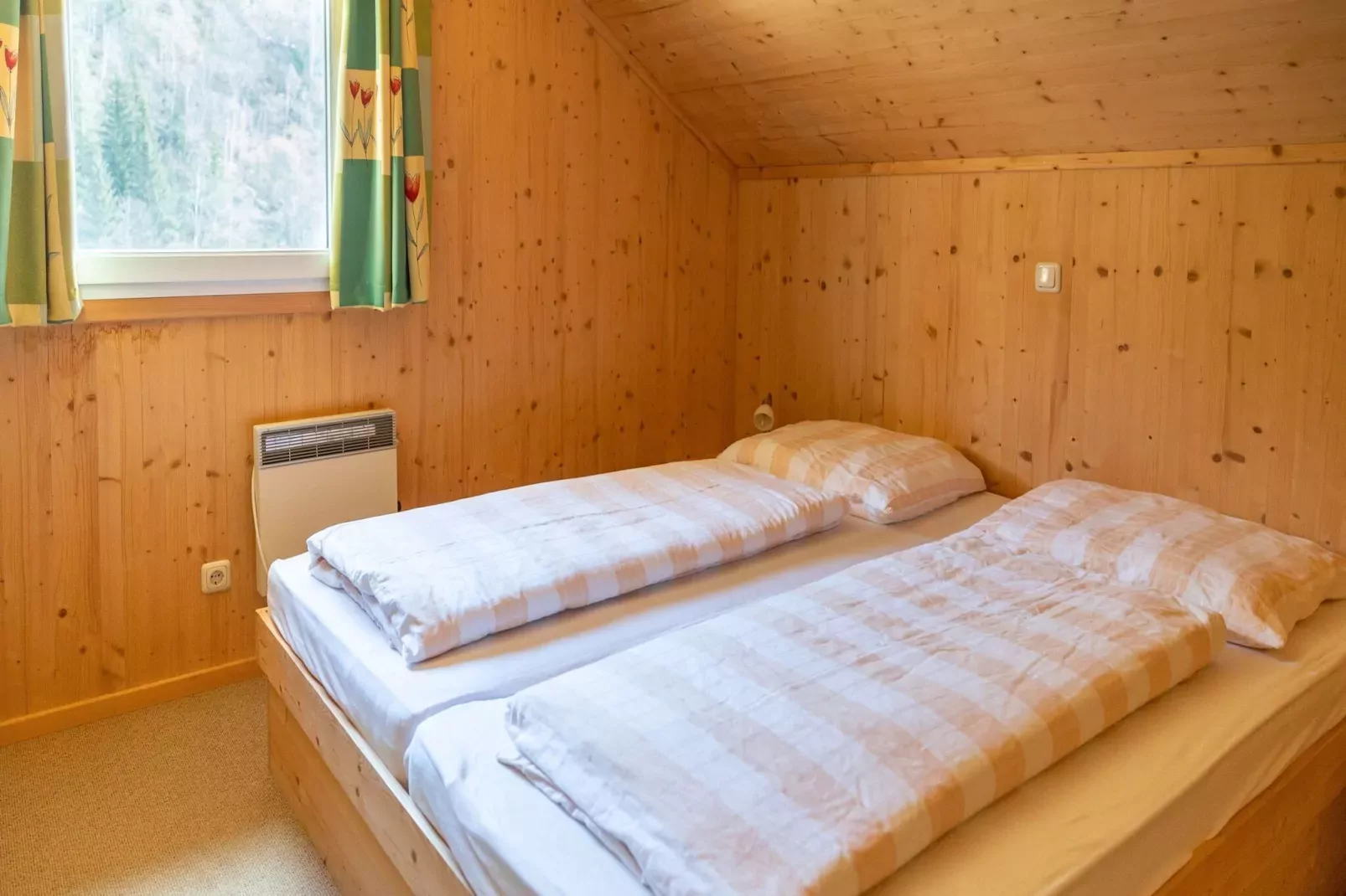Chalet Pakenham-Bedroom