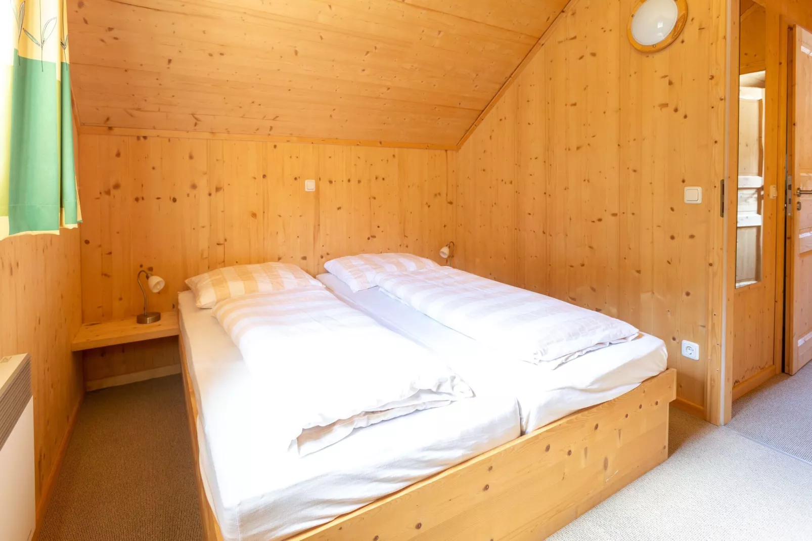 Chalet Pakenham-Bedroom