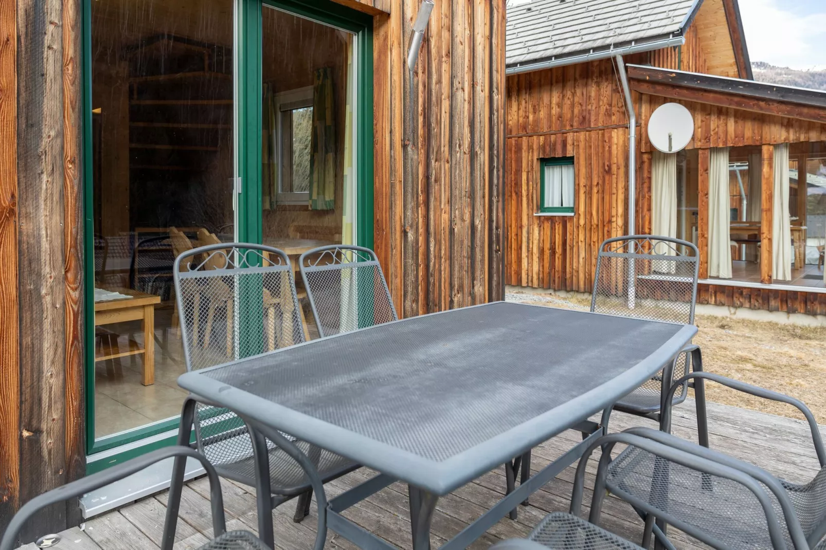 Chalet Pakenham-Terrace balcony